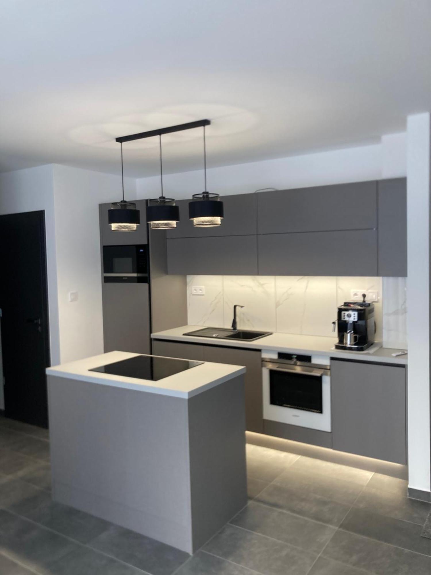 Swiss Star Apartment Mosonmagyarovar Ngoại thất bức ảnh