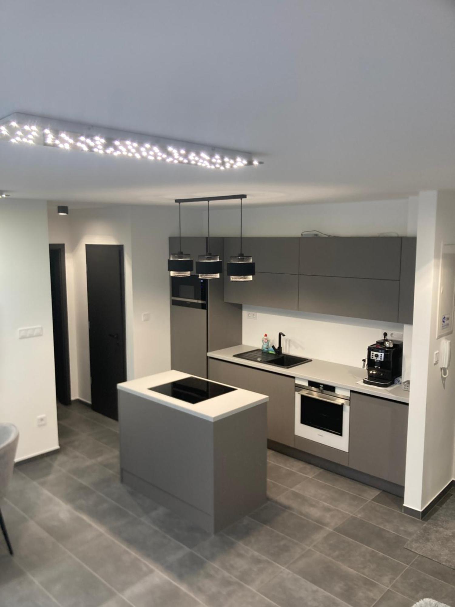 Swiss Star Apartment Mosonmagyarovar Ngoại thất bức ảnh